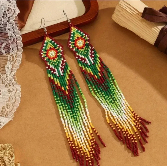 Boutique Jewelry - Green Hand Crafted Glass Beaded Earrings NWT